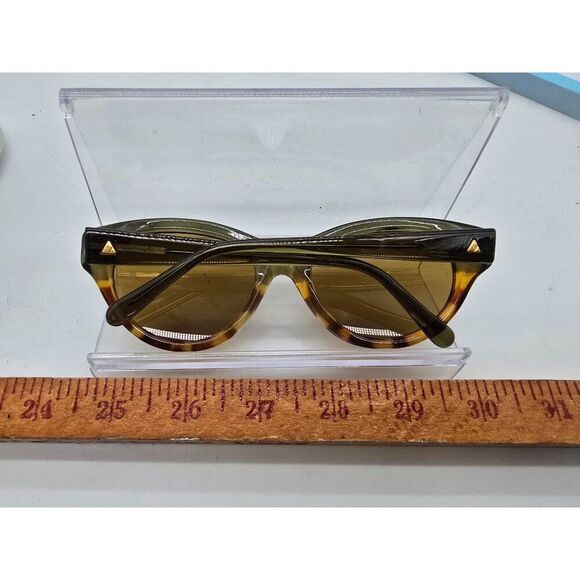 Liz Claiborne Womens Tortoiseshell & Green Gradient Sunglasses - Picture 5 of 7